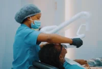 راهکارهای درمانی برای پر کردن، کم کردن و بستن فاصله بین دندان ها