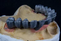 روش و نحوه صحیح کشیدن نخ دندان روش و نحوه صحیح کشیدن نخ دندان