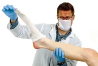 ۷ راهکار تضمینی خانگی برای رفع بوی نامطبوع پا و کفش ۷ راهکار تضمینی خانگی برای رفع بوی نامطبوع پا و کفش