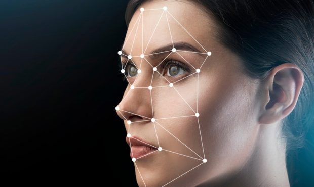 نسبت طلایی (Golden Ratio) در تزریق فیلر: آیا ریاضیات می‌تواند شما را زیباتر کند؟